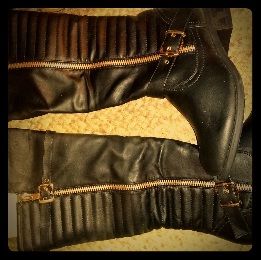Black tall faux leather 9 boots
